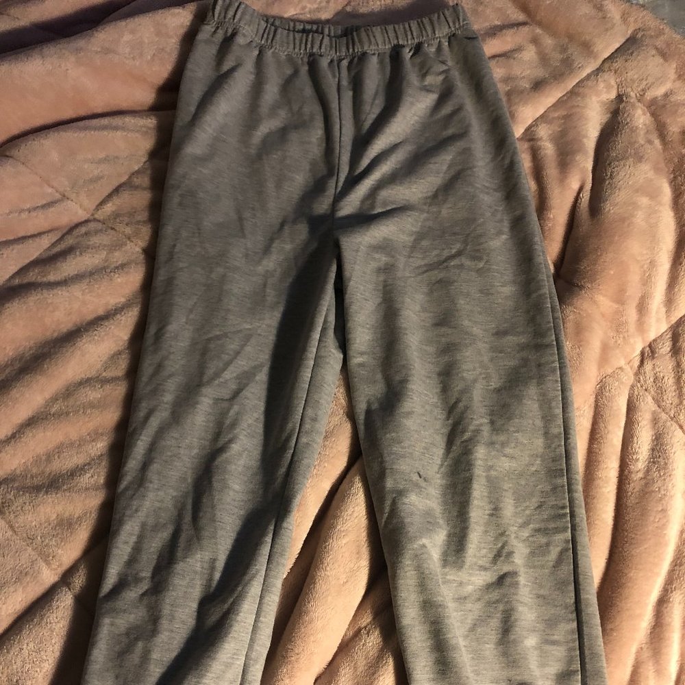 grey sweatpants